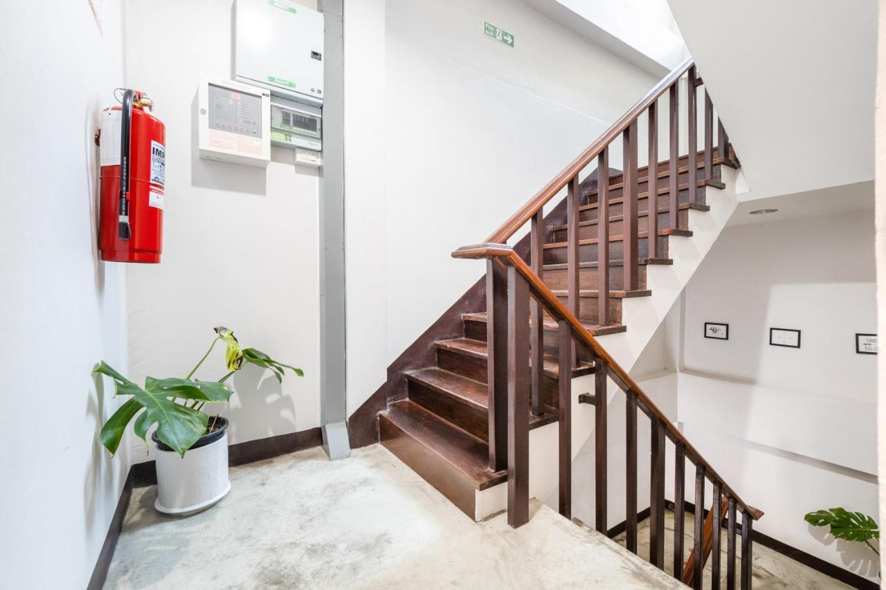 Oyo 969 Lida 1946 Hostel Bangkok Dış mekan fotoğraf